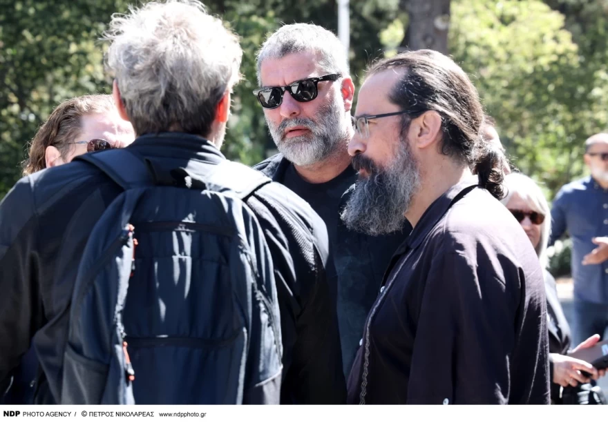 Κηδεία Γιώργου Καραγιάννη Τάσος Νούσιας Βασίλης Μπισμπίκης