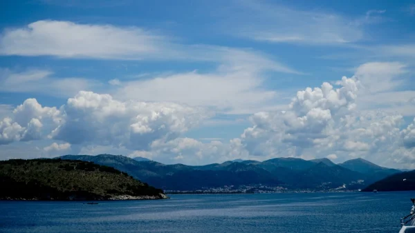 Καιρός: Μικρή άνοδος της θερμοκρασίας σήμερα 15/5 με βροχές - Που;
