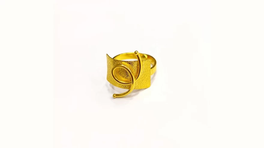 χρυσαφί φαρδύ δαχτυλίδι catherinebijoux.com