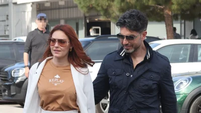 Σπύρος Μαρτίκας & Βρισηίδα Ανδριώτου: Βόλτα στη Γλυφάδα - Η τρυφερή κίνηση στη σύντροφό του