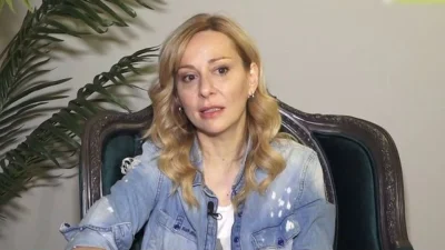 Άννα Κουτσαφτίκη: Με βουρκωμένα μάτια η «Ξένια» από τη «Μουρμούρα» αποκαλύπτει την πιο συγκινητική στιγμή στο δρόμο