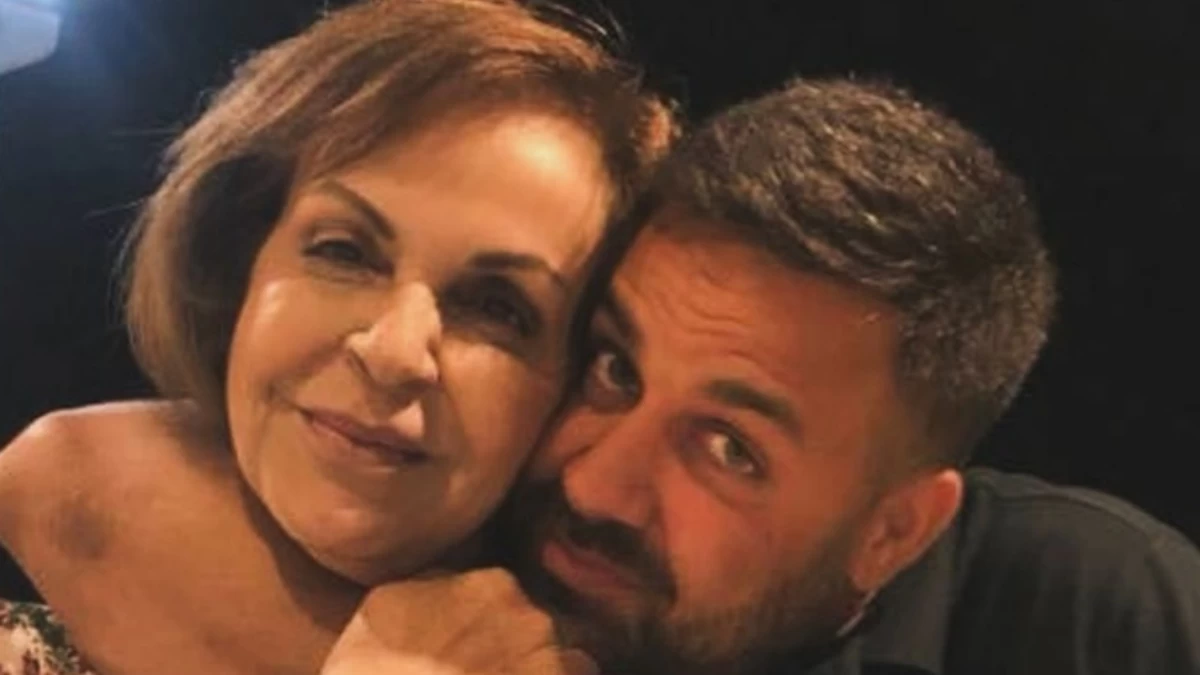 Γιώργος Γιαννιάς: «Καημέ μου μεγάλε» - ''Τσακίζει'' κόκκαλα η ανάρτηση για τη γιορτή της μητέρας 2,5 μήνες από τον θάνατο της μαμάς του
