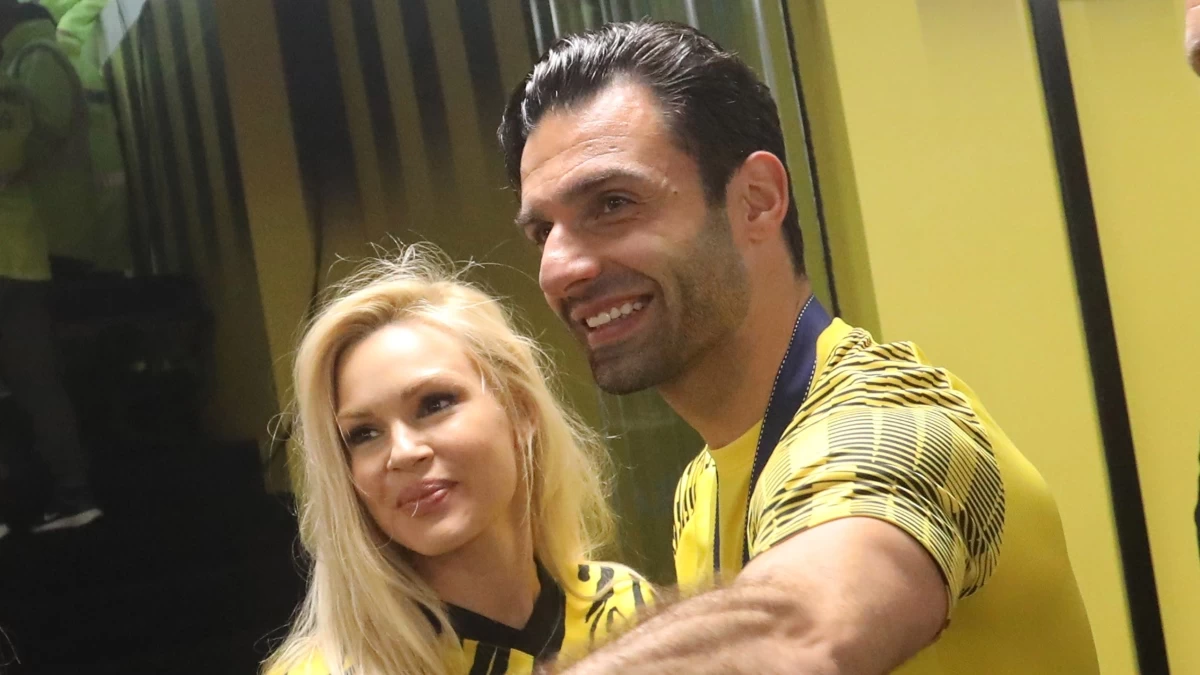 Γέννησε η Βίκυ Κάβουρα - Πατέρας για δεύτερη φορά ο Γιώργος Τζαβέλλας