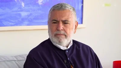 Μάκης Τσέλιος: «Οι μεγάλες κυρίες δεν επιτρέπεται να είναι γυμνές σε πολλά μέρη του σώματος...»
