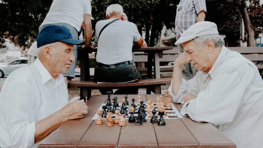 μεγάλοι άνδρες παίζουν σκάκι