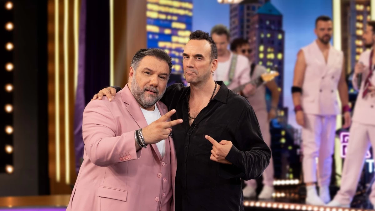 The 2Night Show: Μετά από καιρό ανοίγει τα χαρτιά του στον Γρηγόρη Αρναούτογλου