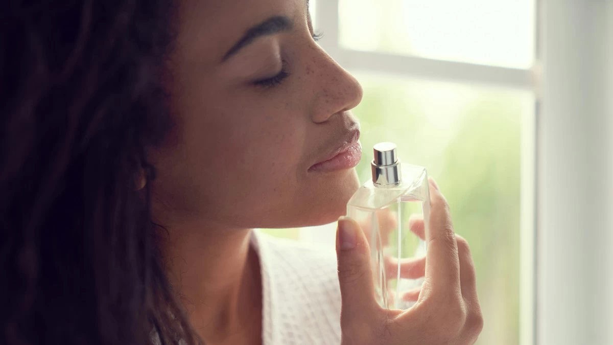 Τέσσερα tips για να διαρκεί το άρωμά σου όλη μέρα