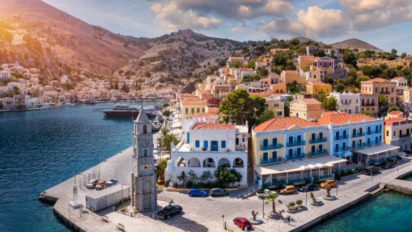 Σαλπάρουμε για Σύμη: Καλοκαίρι σαν καρτ ποστάλ