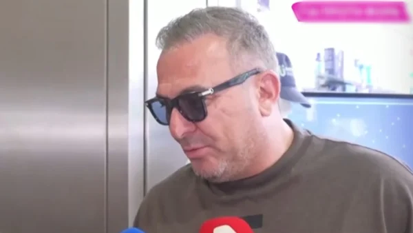 O Αντώνης Ρέμος παίρνει το μέρος της Αθηναΐδας Νέγκα στο σκηνικό με τη Μαρίνα Σάττι