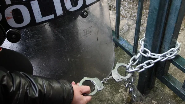 Συνελήφθη γνωστός δικηγόρος για ενδοοικογενειακή βία - Όλη η αλήθεια για τον άγριο ξυλοδαρμό
