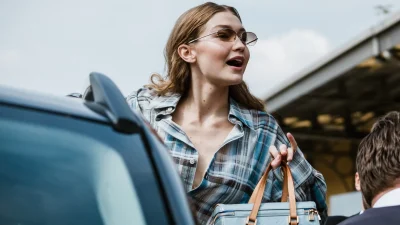 H Gigi Hadid φόρεσε το πιο απροσδόκητο φόρεμα του καλοκαιριού - Έγινε viral
