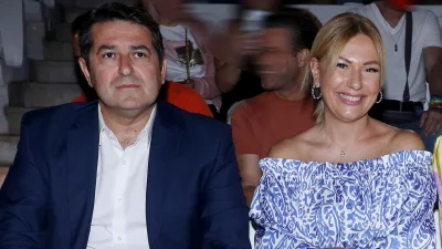 Γιώργος Μυλωνάκης: Με τη σύζυγό του Τίνα Μεσσαροπούλου και τα παιδιά τους στην ορκωμοσία της νέας κυβέρνησης