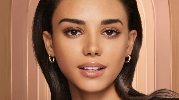 Βρήκαμε το best-seller 2-in-1 foundation & concealer που θα λατρέψεις φέτος το καλοκαίρι!