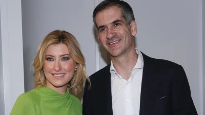 Σία Κοσιώνη: Βραδινή έξοδος στο Ηρώδειο με τον Κώστα Μπακογιάννη - Ο φακός τους ''τσάκωσε'' σε πολύ καλή διάθεση