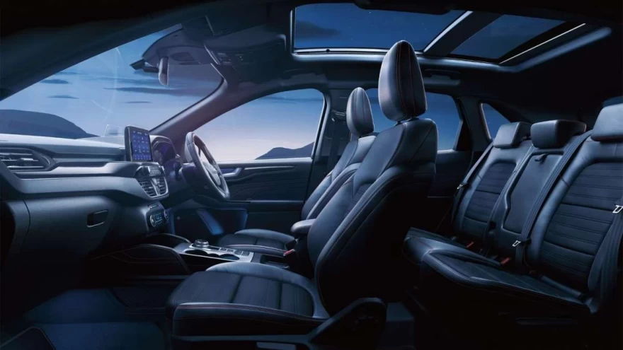 Ford Kuga εσωτερικό