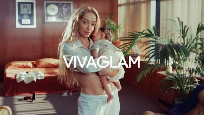 MAC Cosmetics X Ελένη Φουρέιρα: Ενώνουν τις δυνάμεις τους για τις αξίες του VΙVA GLAM