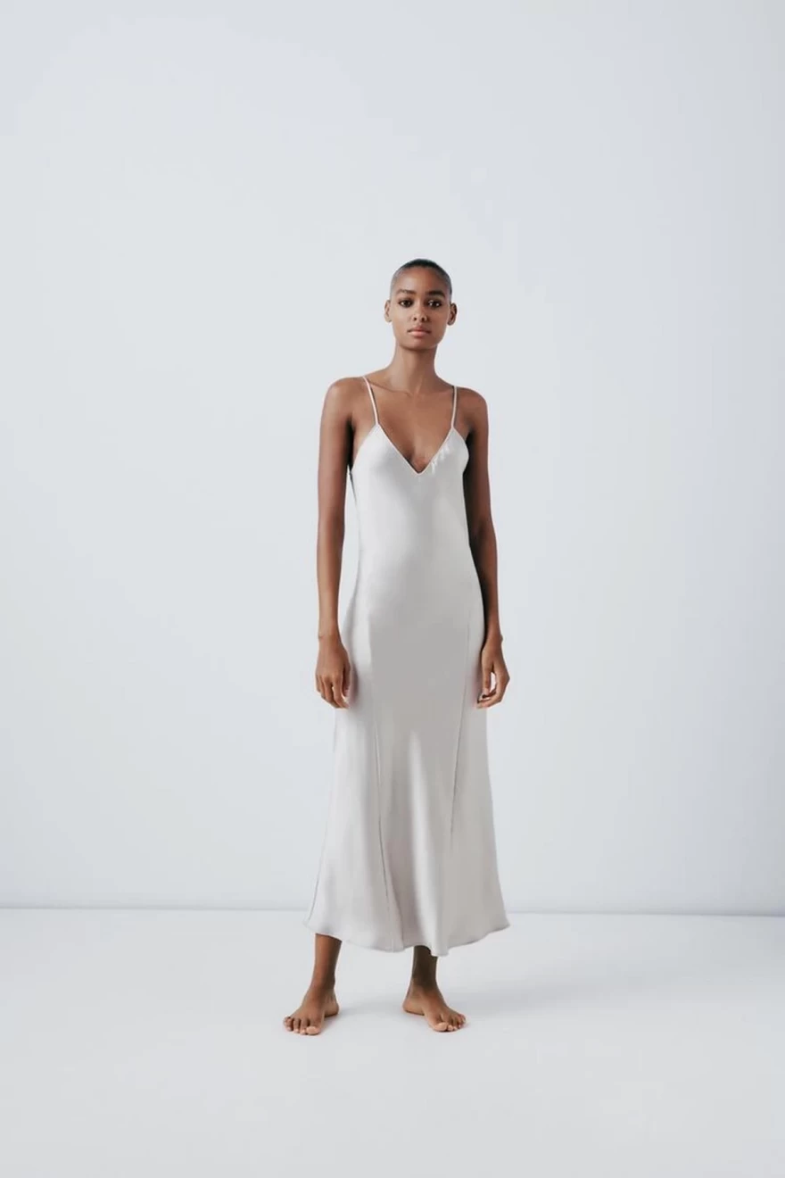σατέν φόρεμα zara
