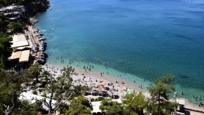 Καιρός 7/7: Θα γεμίσουν οι παραλία σήμερα - Η θερμοκρασία θα σημειώσει μικρή περαιτέρω άνοδο