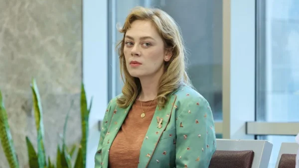 Bahar - Καινούργια αρχή (31/7): «Έπρεπε να μας πεις ότι έχουμε παρέα» - Απρόσκλητος επισκέπτης στο σπίτι Μπαχάρ και Τιμούρ
