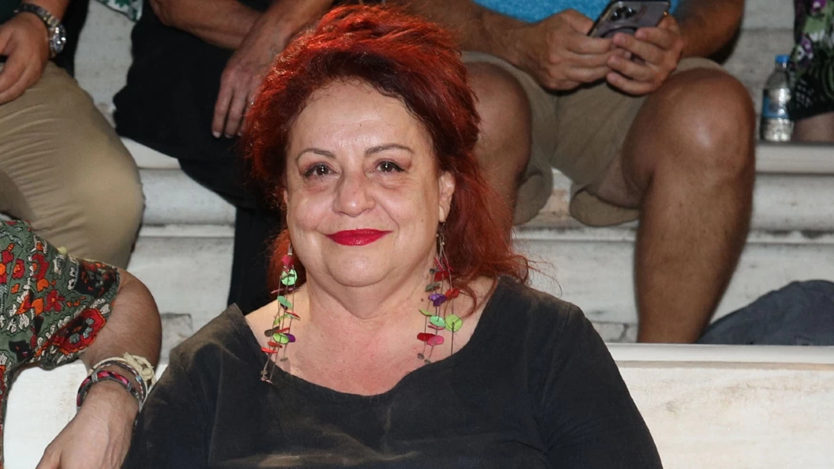 «Μην αρχίζεις τη μουρμούρα»: Η «Βουλίτσα» το έριξε έξω, ενώ παιζόταν το τελευταίο επεισόδιο!