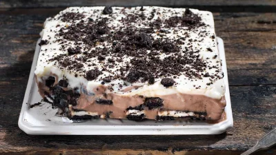 Δροσερό μπισκοτογλυκό ψυγείου με oreo - Με λιγότερο από 10 υλικά, έτοιμο σε χρόνο dt