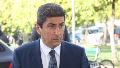 Λευτέρης Αυγενάκης: Ποιος είναι ο πολιτικός που έχει προκαλέσει σάλο με το βίντεο που τον δείχνει να επιτίθεται σε υπάλληλο του αεροδρομίου Ελ. Βενιζέλος