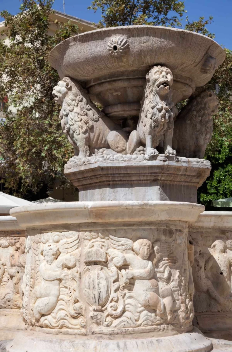 η κρήνη Morozini ή αλλιώς Λιοντάρια.
