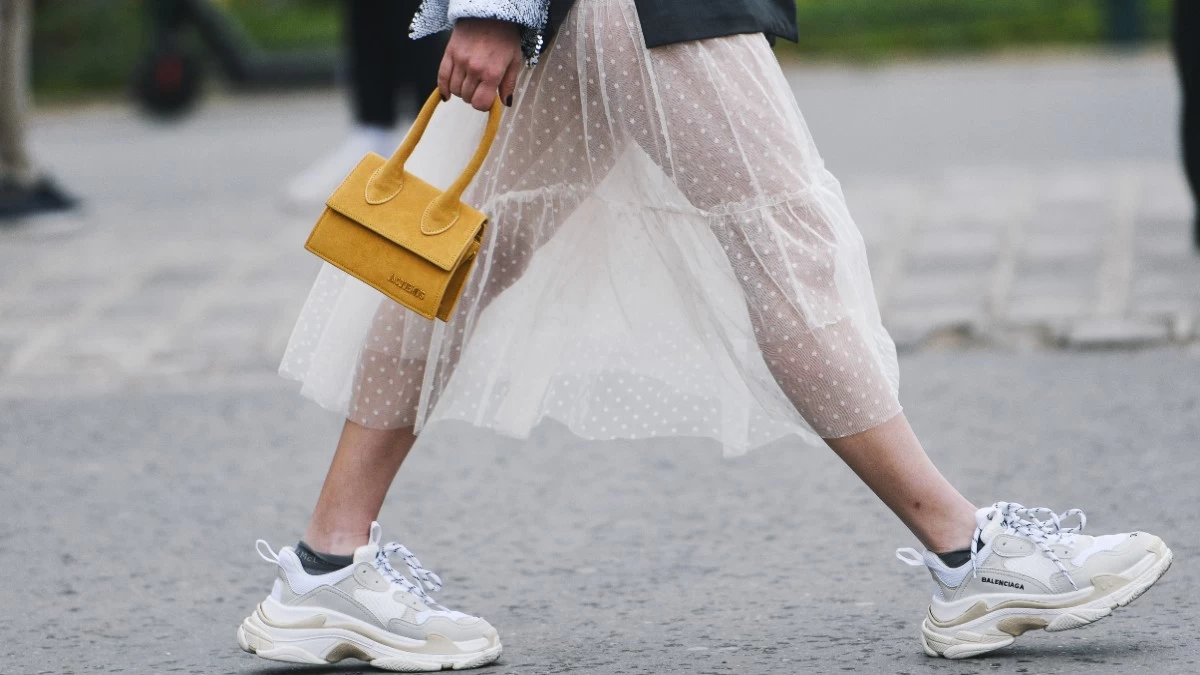 Με αυτό το χρώμα το look σου θα φαίνεται ακριβό σύμφωνα με τις Γαλλίδες