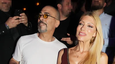 Βαλάντης: Με κομπολόι στο χέρι τα "έσπασε" στα μπουζούκια με την πρώην σύζυγό του, Έλενα Γκρέκου - Άρπαξαν το μικρόφωνο και τραγούδησαν