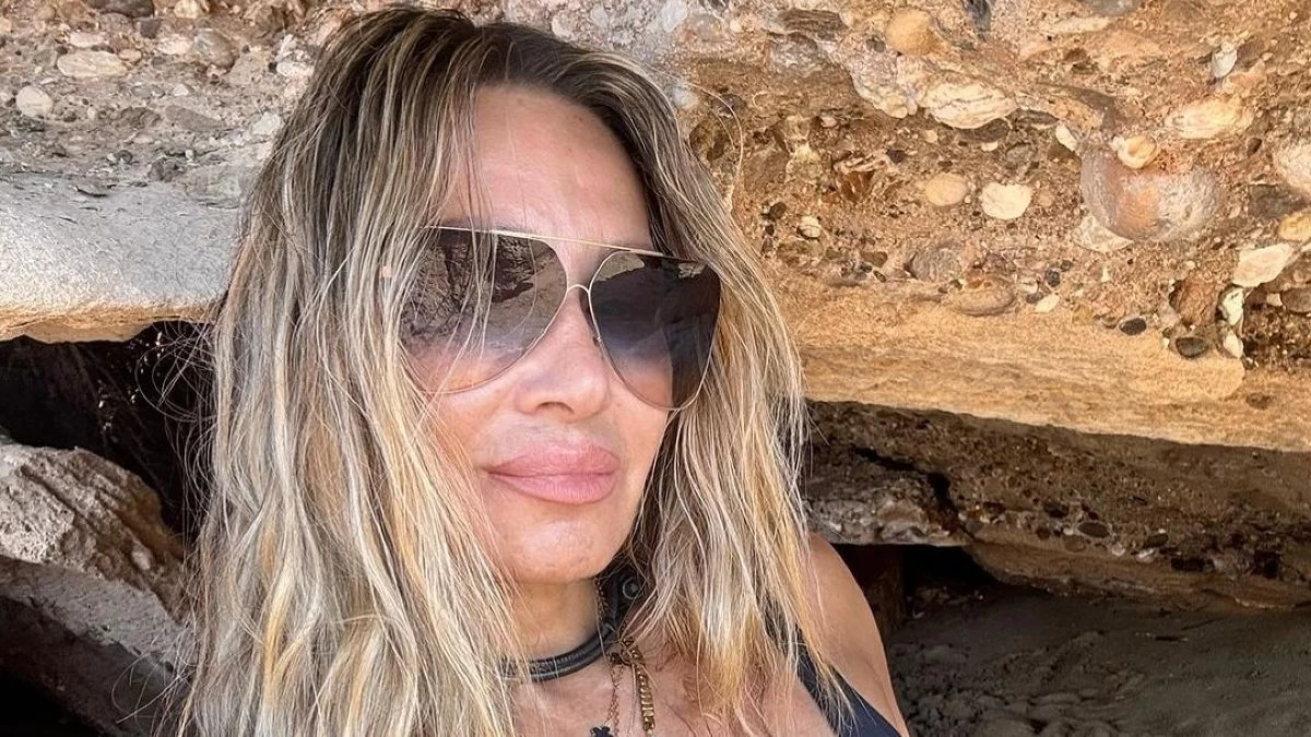 Ελένη Πετρουλάκη: «Χωρίς φίλτρα και χωρίς ρετούς! Αυτή είμαι στα 53 μου και δεν με νοιάζει να αρέσω σε όλους»
