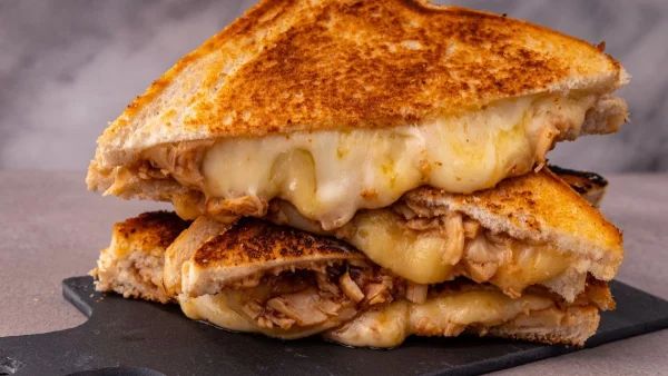 Melt grilled cheese: Η πιο εθιστική συνταγή - Τα λάθη που δεν πρέπει να κάνεις