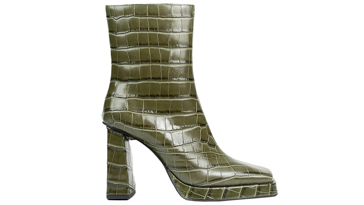 Μποτάκια Jeffrey Campbell, €188 από €235, Favela, www.favela.gr