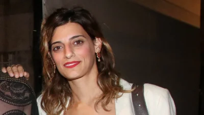 Χριστίνα Χειλά Φαμέλη: Η Αργυρώ του Σασμού όπως δεν την έχουμε ξαναδεί - Οι πόζες με μικροσκοπικά μαγιό στην παραλία