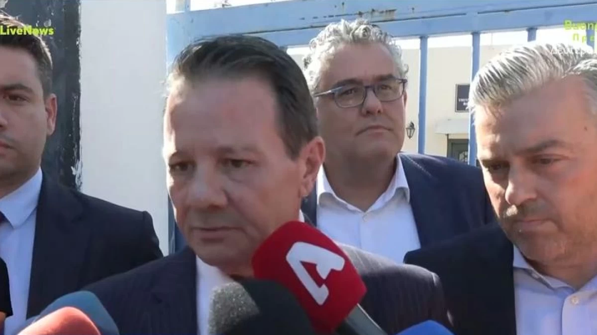 Αποφυλακίστηκε ο Απόστολος Λύτρας: Στο πλευρό του η πρώην σύζυγός του και οι κόρες του - Φανερά αδυνατισμένος και αλλαγμένος