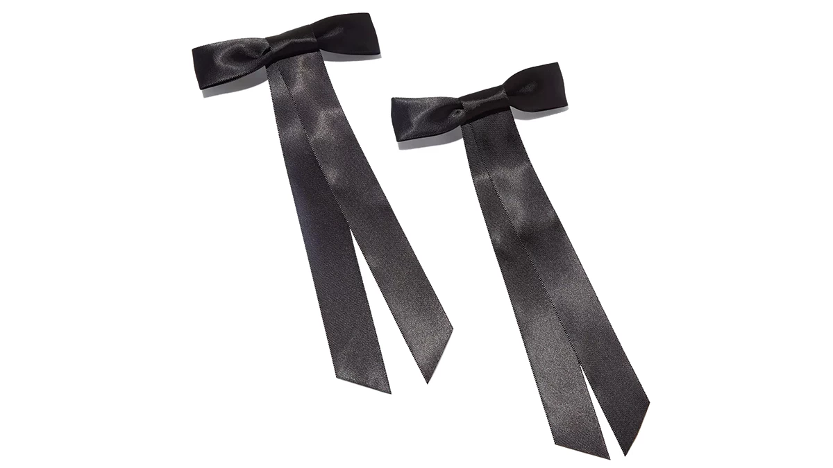 Σατέν φιόγκοι σε μπαρέτα, Claire's, €7,99 (σετ των 2)