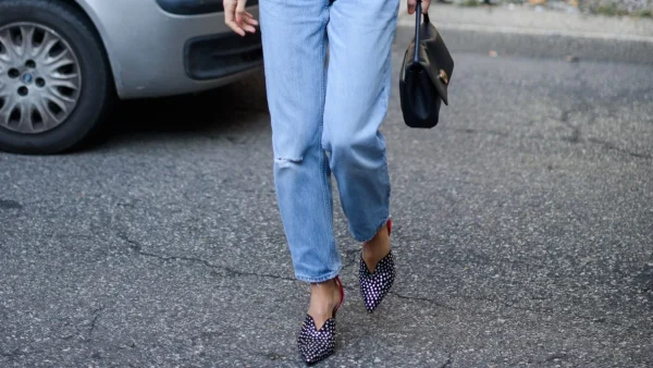 Styling tips: 7 μυστικά για να φορέσεις σωστά το cropped τζιν παντελόνι