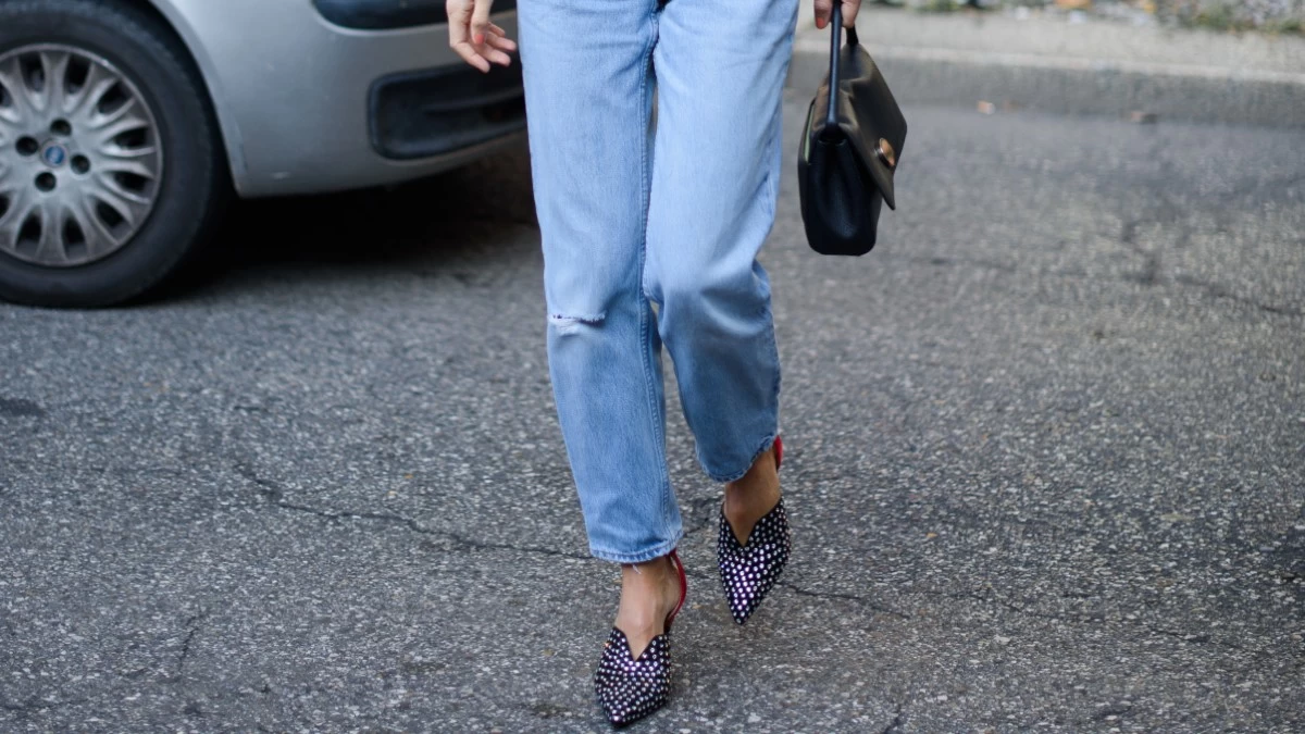 Styling tips: 7 μυστικά για να φορέσεις σωστά το cropped τζιν παντελόνι
