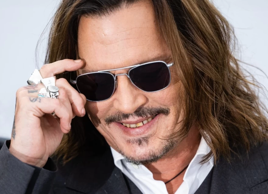 Τα χαλασμένα δόντια του Johnny Depp