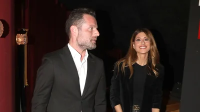 Ανθή Σαλαγκούδη: Τα τρυφερά τετ α τετ στην Τήνο με τον Κοσμά Κουμιανό - Με μαύρο μπικίνι σε γνωστή παραλία του νησιού (Βίντεο)