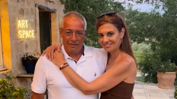 Φαίη Μαυραγάνη: Η δημόσια ερωτική εξομολόγηση για τον Νίκο Μάνεση - Εκείνη με μαγιό και σορτς κι εκείνος με αμάνικο και βερμούδα