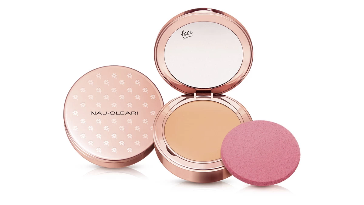 Κρεμώδες makeup, Moist Infusion Cream Compact Foundation No 01, Naj-Oleari, €26 (στο πολυκατάστημα notos Αθήνας, online στο notos.gr και στο πολυκατάστημα notos Θεσσαλονίκης)