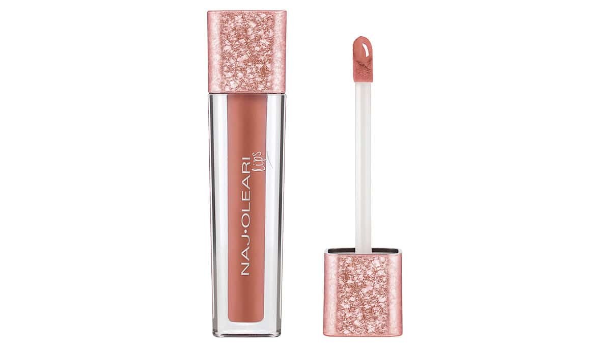 Υγρό κραγιόν, Star Gleam Lip Lacquer Νο 01 Caramel, Naj-Oleari,  €19,50 (στο πολυκατάστημα notos Αθήνας, online στο notos.gr και στο πολυκατάστημα notos Θεσσαλονίκης)