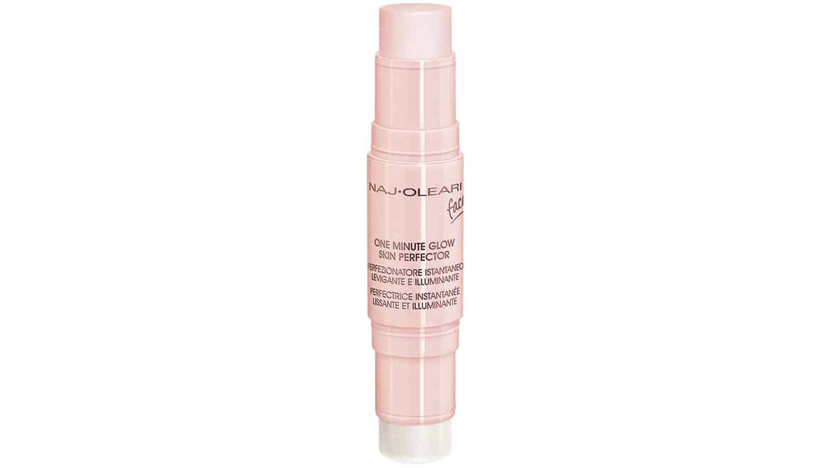 Στικ λάμψης, One Minute Glow Skin Perfector Perfect Light, Naj-Oleari, €25 (στο πολυκατάστημα notos Αθήνας, στο πολυκατάστημα notos Θεσσαλονίκης & στο notos.gr)