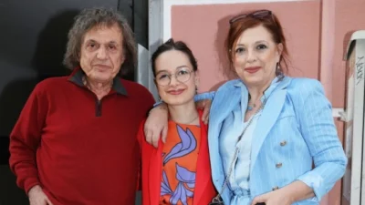 Ελένη Ράντου: «O Βασίλης Παπακωνσταντίνου υποφέρει που λείπει η κόρη του στο εξωτερικό, είναι δυστυχισμένος»