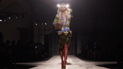 Milan Fashion Week: 4 τάσεις που είδαμε στο σόου του Versace S/S 2025