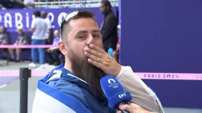 Παραολυμπιακοί Αγώνες 2024: «Μάνα, τα καταφέραμε» - Χάλκινος ο Κωνσταντίνος Τζούνης με την κόρη του να πανηγυρίζει στις κερκίδες