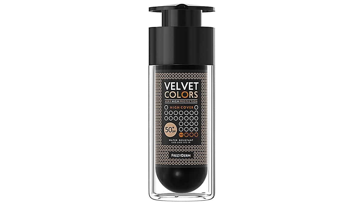 Υγρό ματ make-up, Velvet Colors High Cover SPF50+, Frezyderm, €28,55 (στα Φαρμακεία)