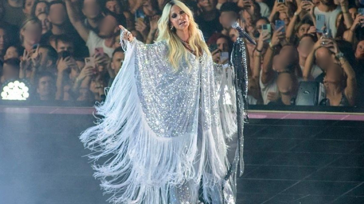 Άννα Βίσση – Βρήκαμε την haute couture δημιουργία που επέλεξε για την ιστορική συναυλία της στο Καλλιμάρμαρο