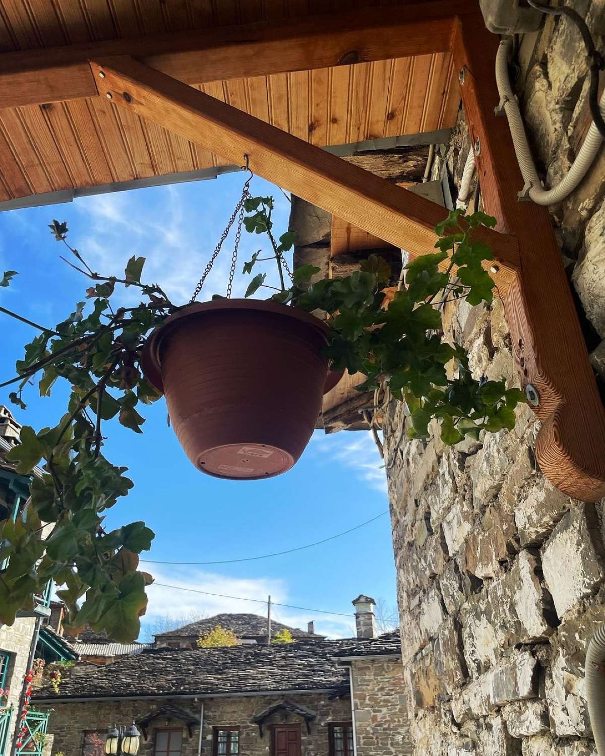 Η Ρούλα Κορομηλά στα Ζαγοροχώρια