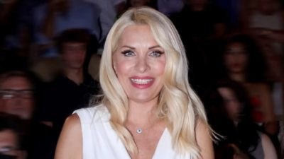 Η Ελένη Μενεγάκη σε βραδινή έξοδο